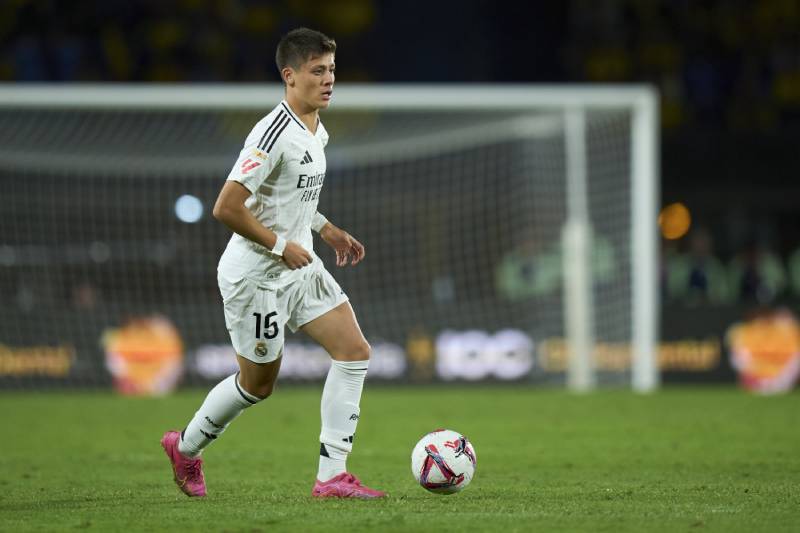 Top 10 Cầu Thủ Trẻ Triển Vọng Nhất 2026 - Thế Hệ Mới Lên Ngôi 3 Arda Güler