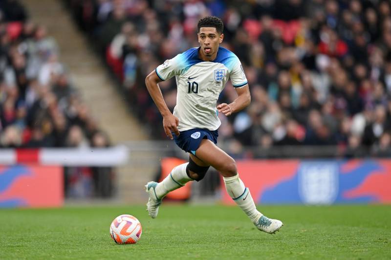 Sự tiến hóa của tiền vệ trung tâm trong bóng đá hiện đại