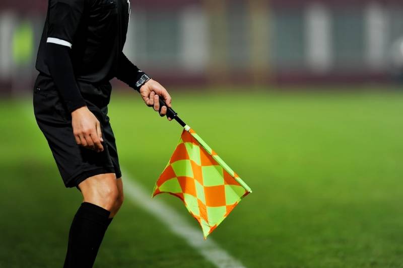 Luật Việt Vị Trong Bóng Đá Là Gì? Giải Thích Dễ Hiểu Cho Newbie 5 Tác động của luật việt vị đến chiến thuật tấn công